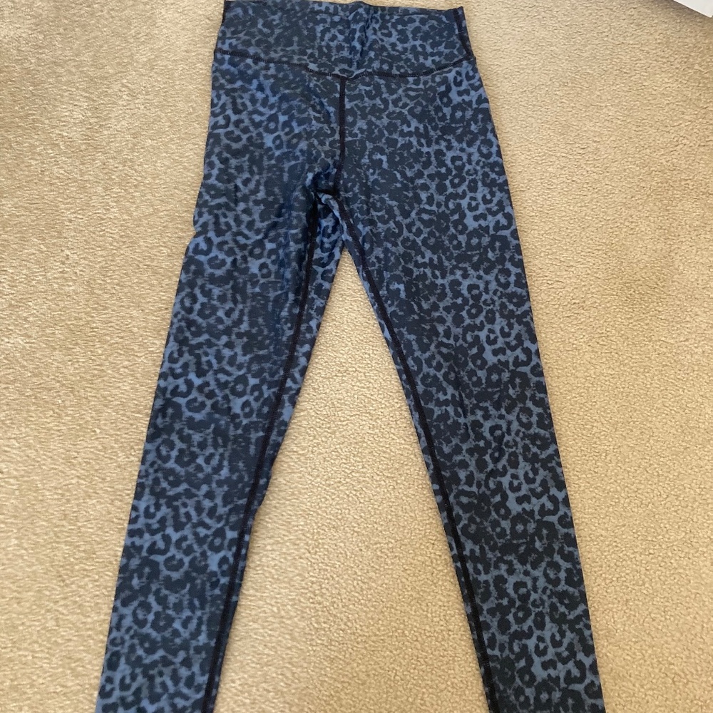 Retired scrunchy leopard zyia leggings